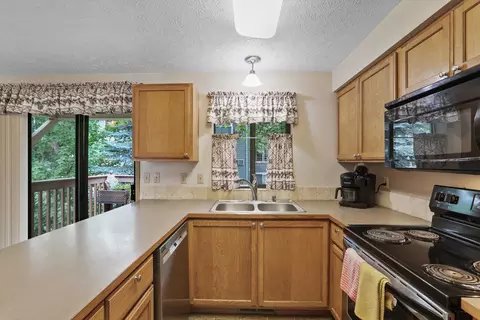 Kitchen - 938 E Calkins Dr, Spokane, WA 99208 photo 3 of 3