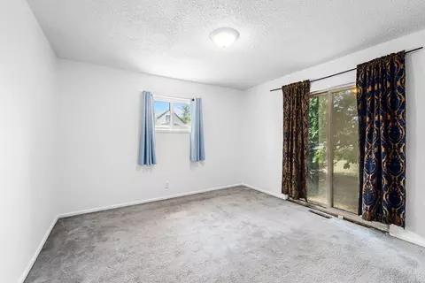 Bedroom - 2423 Empire Ave, Spokane, WA 99207 photo 3 of 5