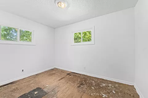 Bedroom - 2423 Empire Ave, Spokane, WA 99207 photo 5 of 5