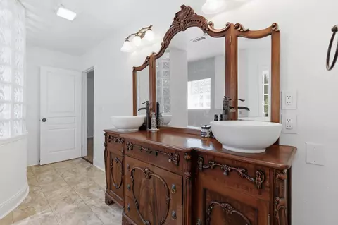 Bath - 12710 E Kronquist Rd, Mead, WA 99021 photo 4 of 6