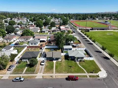 View/Area - 1323 E Longfellow Ave, Spokane, WA 99207 photo 3 of 3