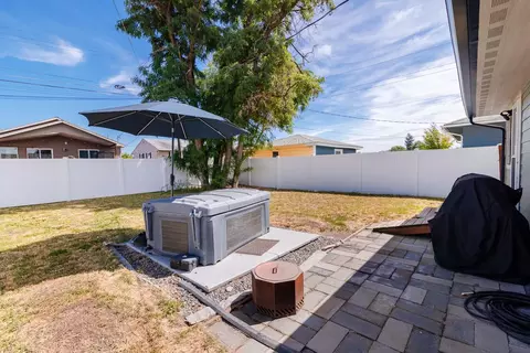Exterior - 1323 E Longfellow Ave, Spokane, WA 99207 photo 4 of 4