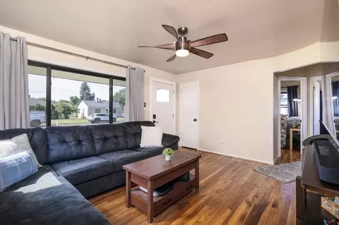 Living - 1323 E Longfellow Ave, Spokane, WA 99207 photo 2 of 2