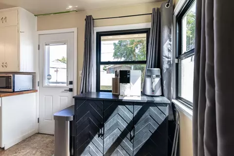 Kitchen - 1323 E Longfellow Ave, Spokane, WA 99207 photo 3 of 3