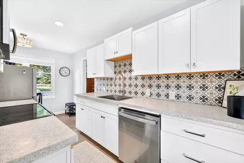Kitchen - 904 E Joseph Ave, Spokane, WA 99208 photo 4 of 5