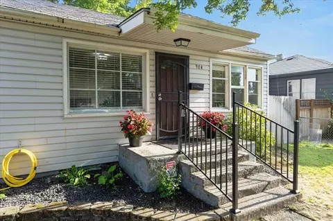 Exterior - 904 E Joseph Ave, Spokane, WA 99208 photo 3 of 14