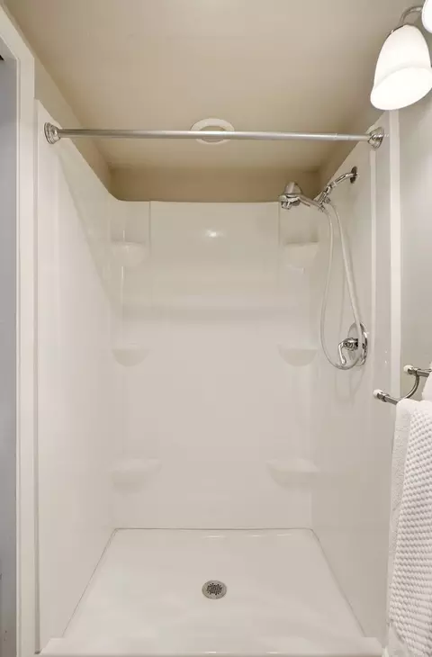 Bath - 4509 E 56th Ave, Spokane, WA 99223 photo 1 of 5