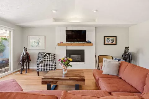 Living - 4509 E 56th Ave, Spokane, WA 99223 photo 2 of 5