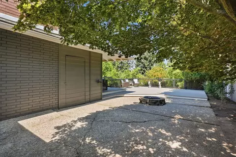 Exterior - 4509 E 56th Ave, Spokane, WA 99223 photo 8 of 12