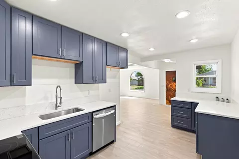Kitchen - 1103 E Broad Ave, Spokane, WA 99207 photo 3 of 4