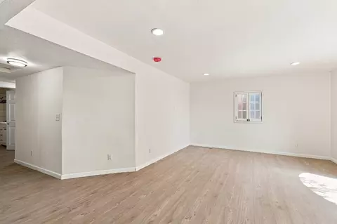 Living - 1103 E Broad Ave, Spokane, WA 99207 photo 2 of 3