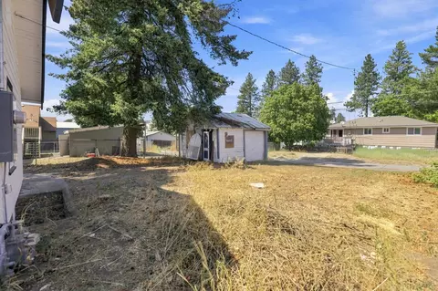 Exterior - 1103 E Broad Ave, Spokane, WA 99207 photo 5 of 9