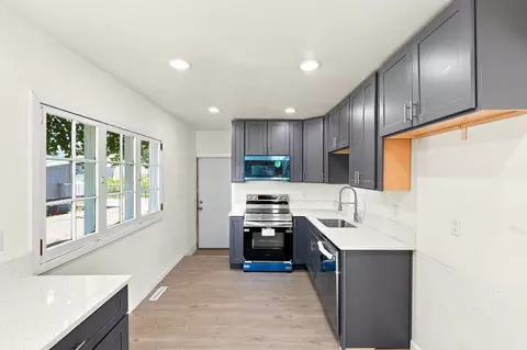 Kitchen - 1103 E Broad Ave, Spokane, WA 99207 photo 2 of 4