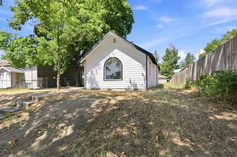 Exterior - 1103 E Broad Ave, Spokane, WA 99207 photo 2 of 9