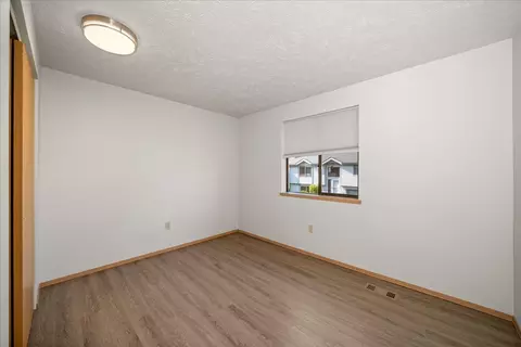 Bedroom - 930 E Calkins Dr, Spokane, WA 99208 photo 3 of 8