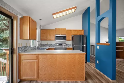 Kitchen - 930 E Calkins Dr, Spokane, WA 99208 photo 2 of 3