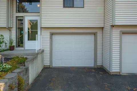 Exterior - 930 E Calkins Dr, Spokane, WA 99208 photo 3 of 9