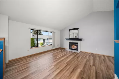 Living - 930 E Calkins Dr, Spokane, WA 99208 photo 2 of 10