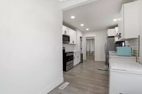 Entry Way - 3812 E 4th Ave, Spokane, WA 99202 photo 1 of 2