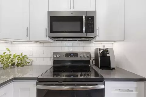 Kitchen - 13804 E 16th Ave, Spokane Valley, WA 99216 photo 3 of 7