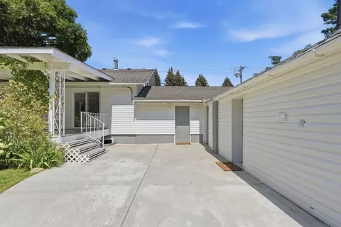 Exterior - 13804 E 16th Ave, Spokane Valley, WA 99216 photo 11 of 12