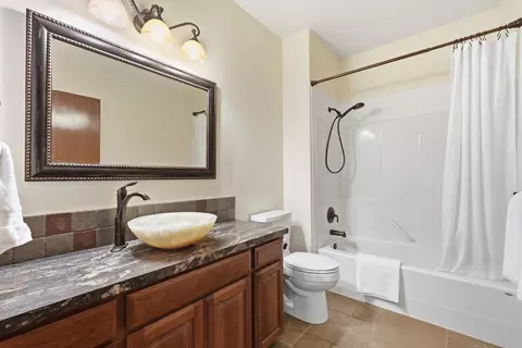 Bath - 3525 W Brant Rd, Colbert, WA 99005 photo 4 of 6