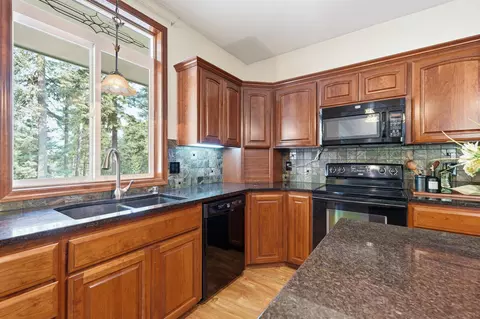Kitchen - 3525 W Brant Rd, Colbert, WA 99005 photo 1 of 7