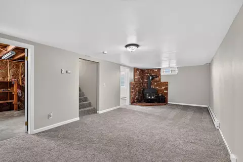 Living - 914 E Dalke Ave, Spokane, WA 99208 photo 3 of 3