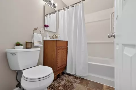 Bath - 914 E Dalke Ave, Spokane, WA 99208 photo 1 of 3