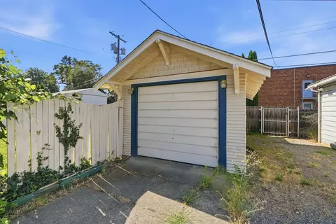 Exterior - 1018 E Sharp Ave, Spokane, WA 99216 photo 6 of 6
