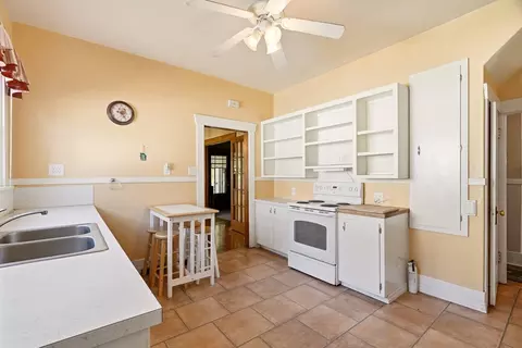 Kitchen - 1018 E Sharp Ave, Spokane, WA 99216 photo 1 of 4