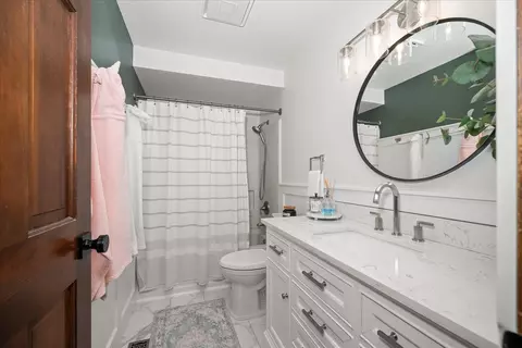 Bath - 2004 E 55th Ave, Spokane, WA 99223 photo 1 of 2
