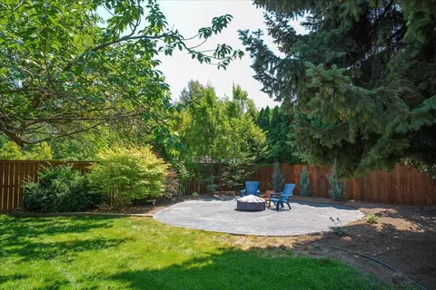 Exterior - 2004 E 55th Ave, Spokane, WA 99223 photo 11 of 18