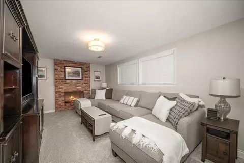 Living - 2004 E 55th Ave, Spokane, WA 99223 photo 4 of 4