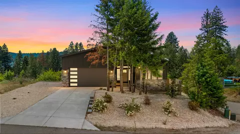 39980 Lake Summit Dr, Loon Lake, WA 99148