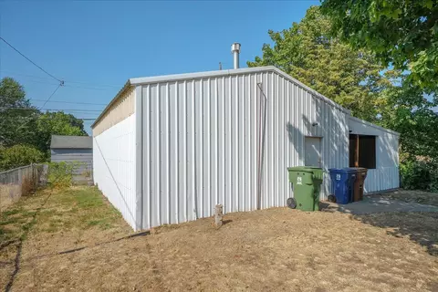 Exterior - 1911 E Sharp Ave, Spokane, WA 99202 photo 19 of 21