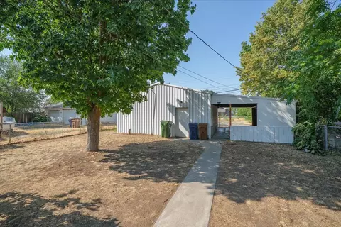 Exterior - 1911 E Sharp Ave, Spokane, WA 99202 photo 17 of 21