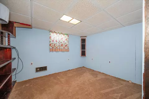 Bedroom - 1911 E Sharp Ave, Spokane, WA 99202 photo 5 of 5
