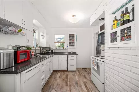 Kitchen - 1911 E Sharp Ave, Spokane, WA 99202 photo 1 of 3