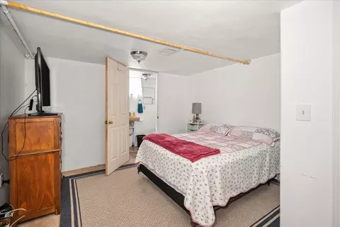 Bedroom - 1911 E Sharp Ave, Spokane, WA 99202 photo 4 of 5