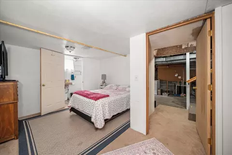 Bedroom - 1911 E Sharp Ave, Spokane, WA 99202 photo 3 of 5