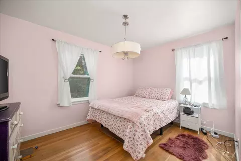 Bedroom - 1911 E Sharp Ave, Spokane, WA 99202 photo 1 of 5