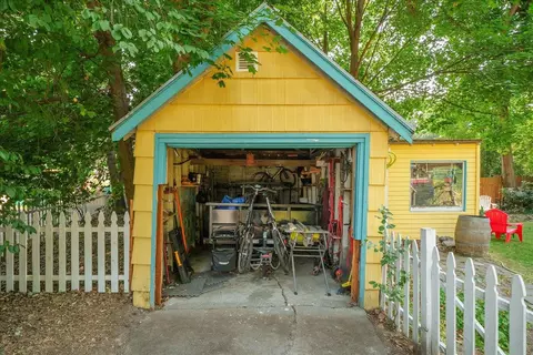 Exterior - 424 E 26th Ave, Spokane, WA 99203 photo 6 of 20