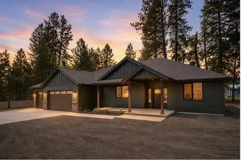 3402 E Yearling Rd, Chattaroy, WA 99003
