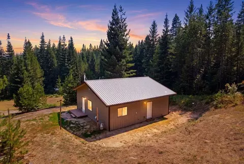 139 Mountain Bluff Ave, Newport, WA 99156