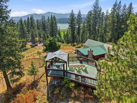15504 N Osprey Ln, Newman Lake, WA 99025