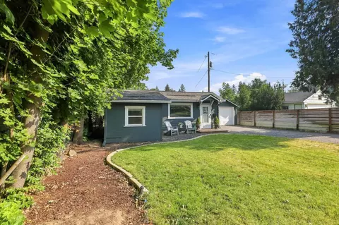 Exterior - 907 E 30th Ave, Spokane, WA 99203 photo 7 of 13