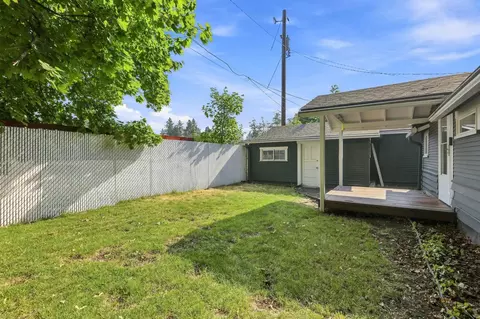 Exterior - 907 E 30th Ave, Spokane, WA 99203 photo 3 of 13