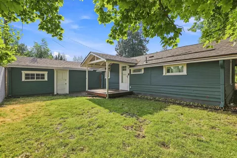 Exterior - 907 E 30th Ave, Spokane, WA 99203 photo 4 of 13