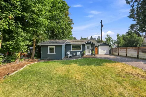Exterior - 907 E 30th Ave, Spokane, WA 99203 photo 5 of 13